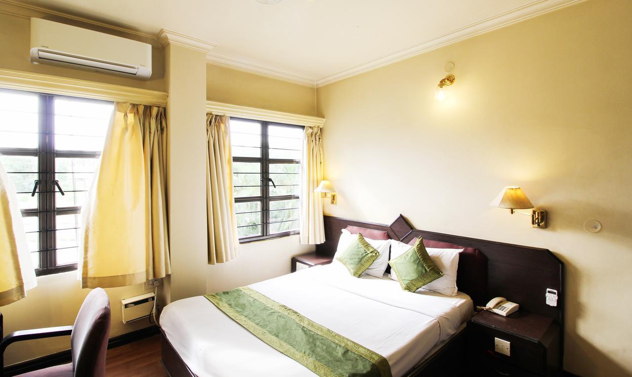 Treebo Trend Royal Inn Mysore Exterior photo