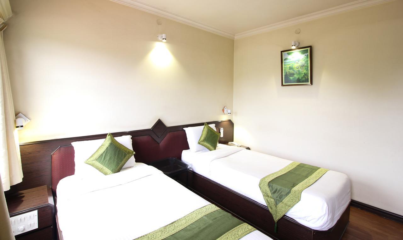 Treebo Trend Royal Inn Mysore Exterior photo